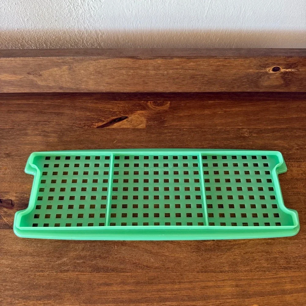 2pc Vintage Tupperware Replacement Lid 1363 & Green Strainer Insert 1364
